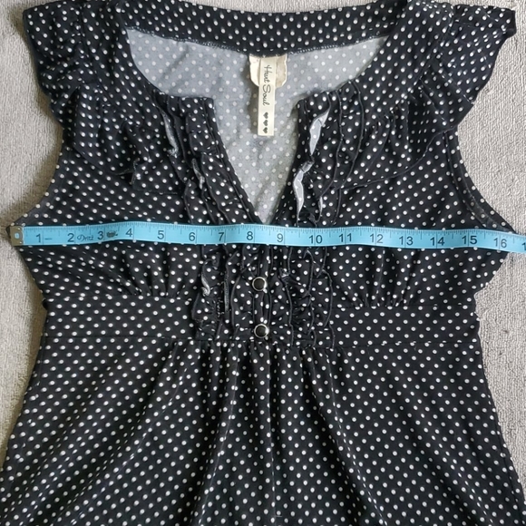 💀4 for $20- Black and White Polka Dot Top - Picture 11 of 12
